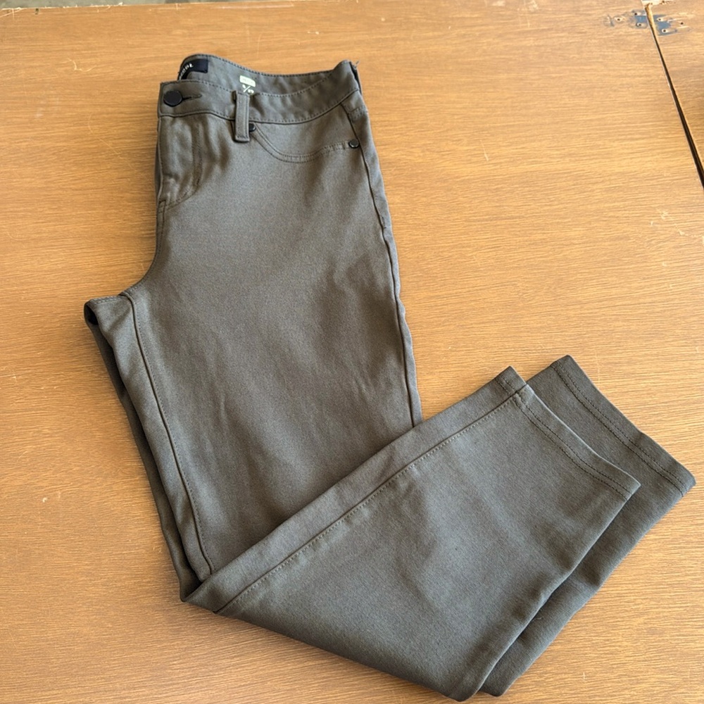 Liverpool Madonna Legging 8/29 petite olive green
